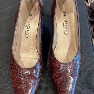 St John vintage heels    Size 7AA  good condition brown croc